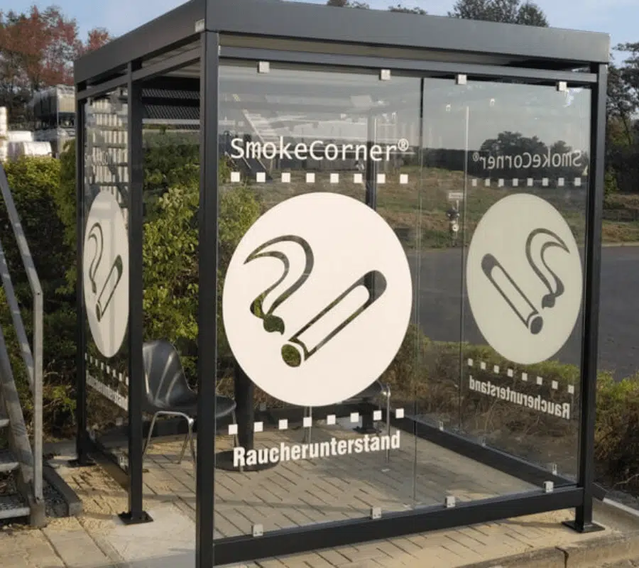 Raucherunterstand mit Überdachung aus Metall für 5 Raucher